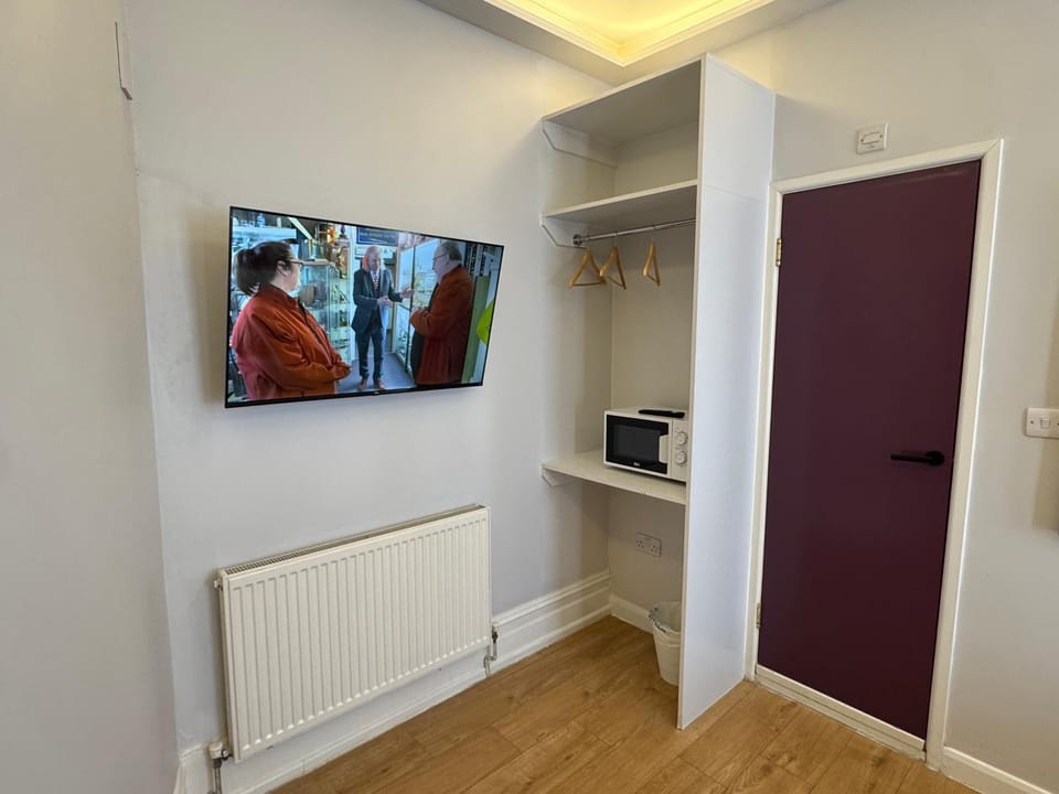 TV and multimedia, Kitchen or kitchenette