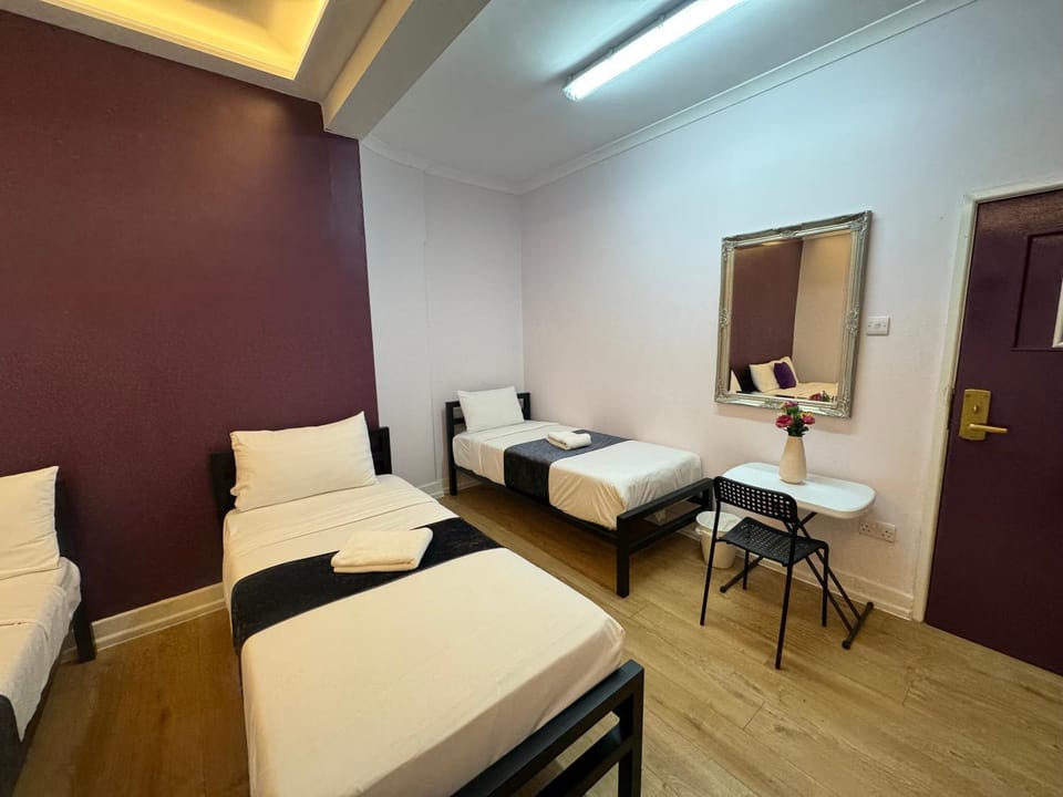 Bed, Seating area, Bedroom