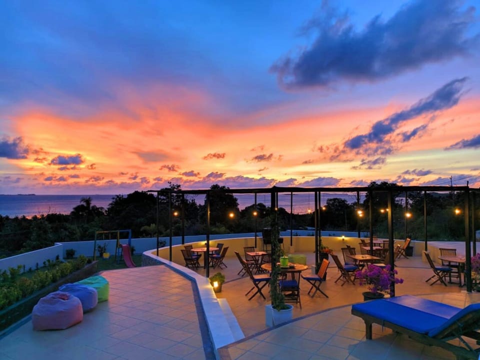 Restaurant/places to eat, View (from property/room), Sunset