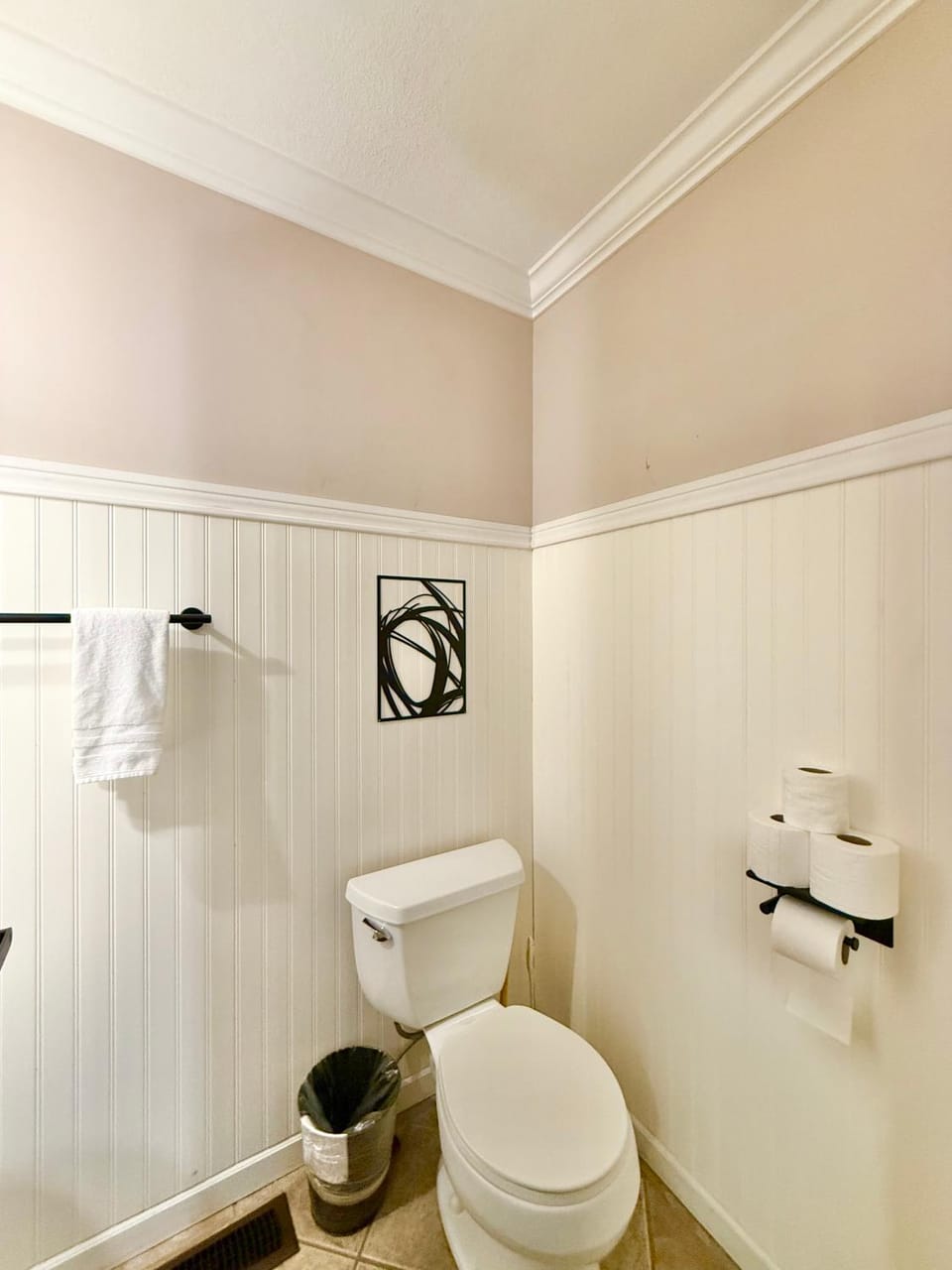 5Bedrooms*4KING BEDS*OUTSTANDING LOCATION*HotTub* House in Pigeon Forge