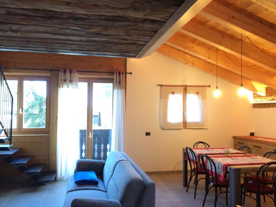 Day, Winter, Seating area, Dining area, On site
