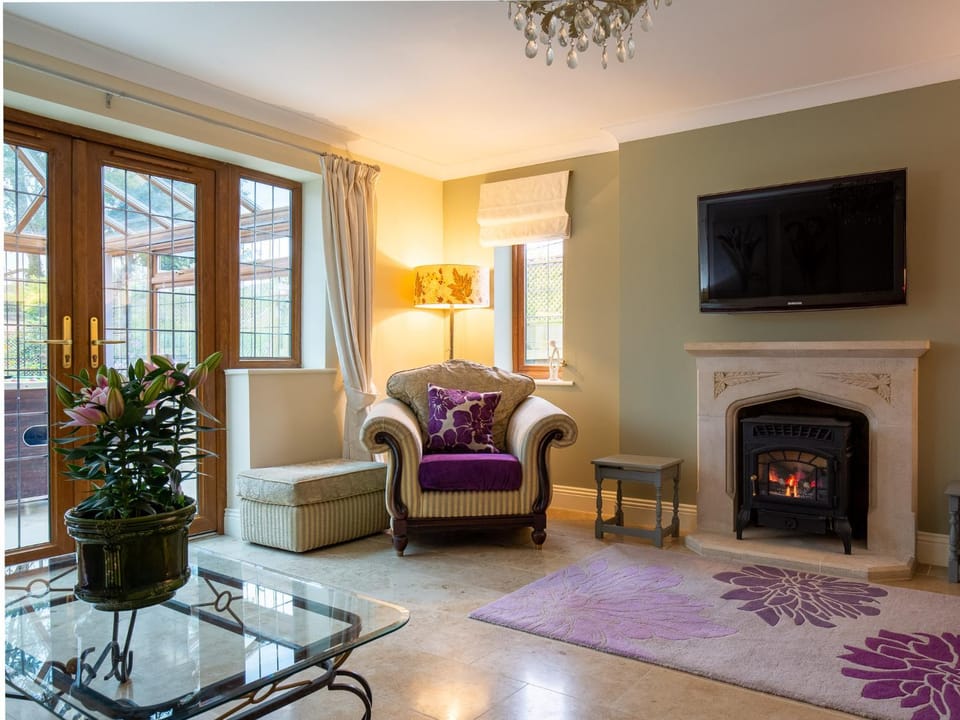 TV and multimedia, Living room, flat iron