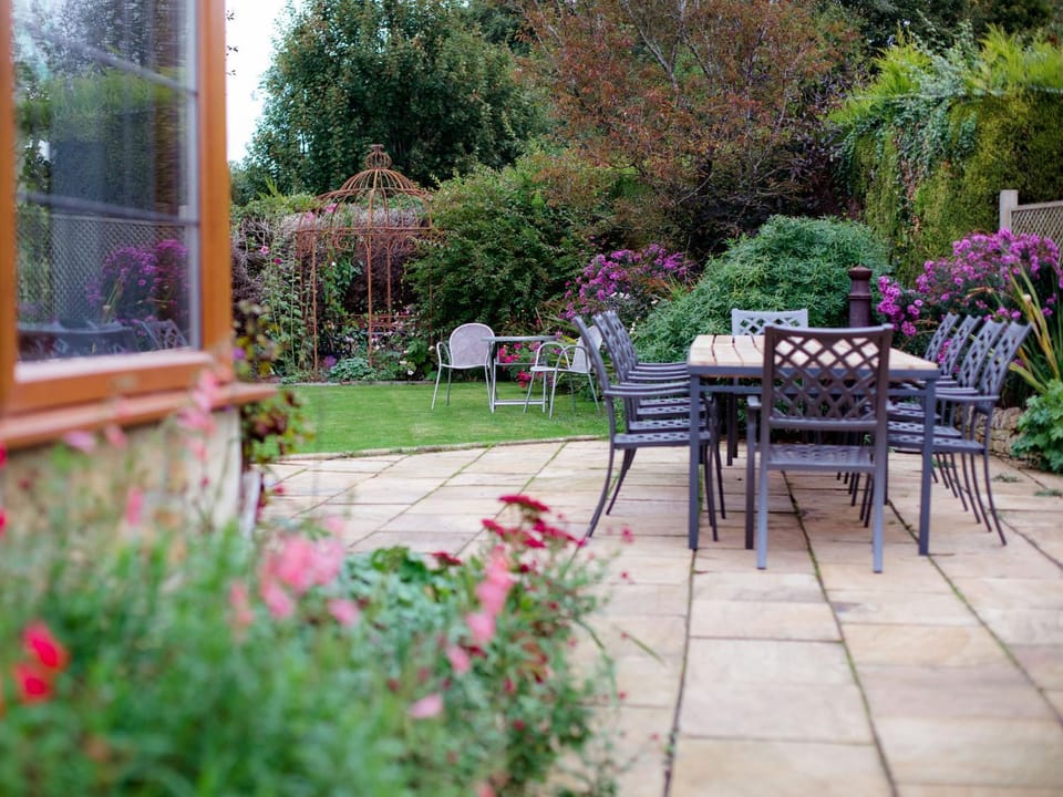 Patio, Dining area