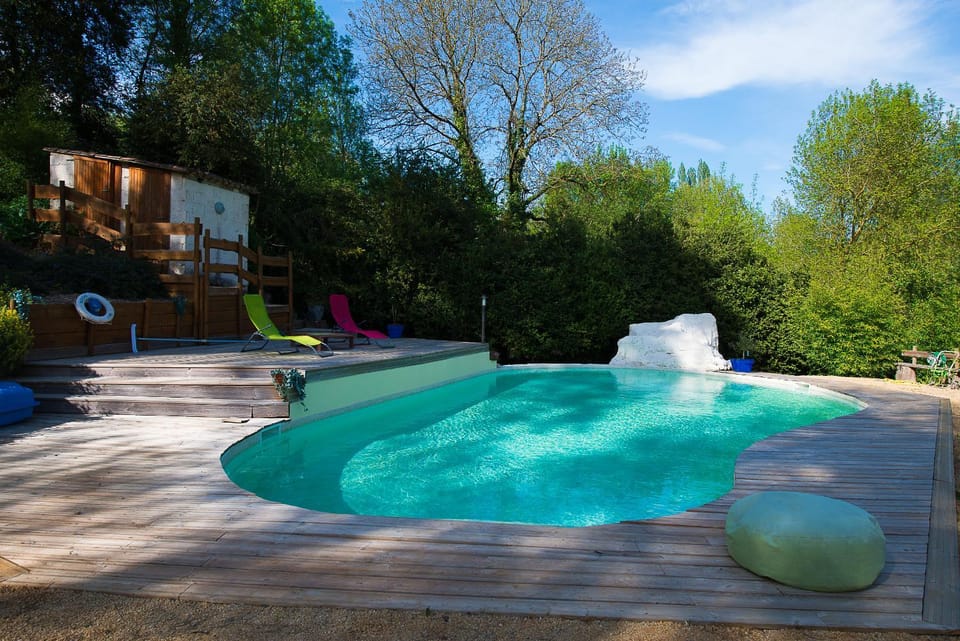 Swimming pool, Swimming pool