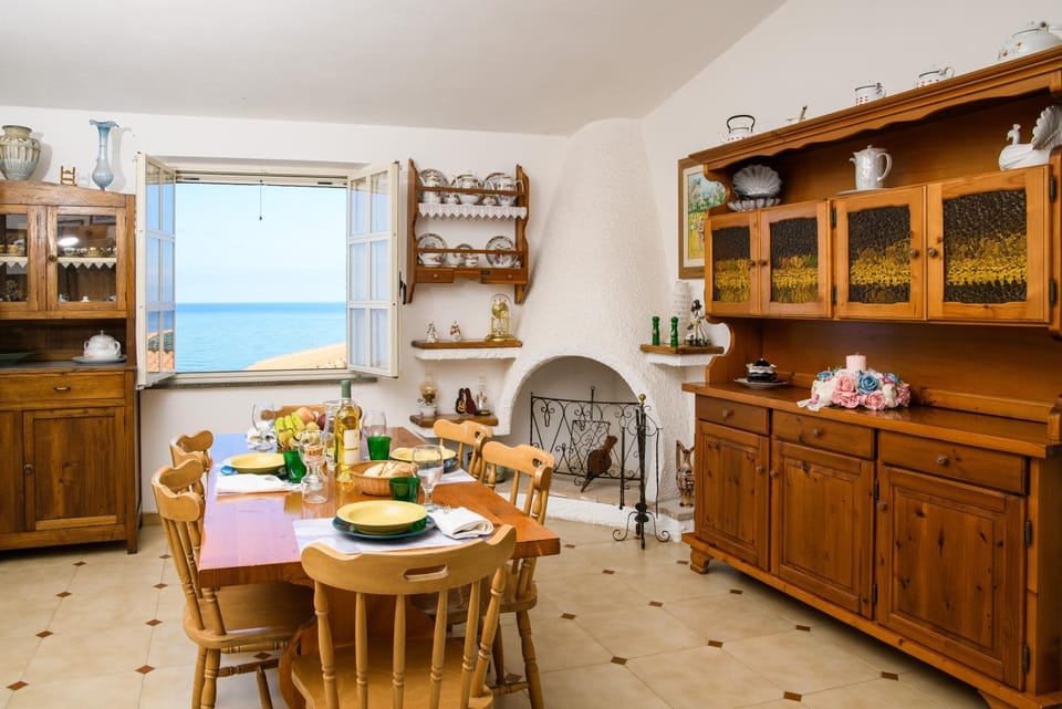 Communal lounge/ TV room, Kitchen or kitchenette, Living room, Seating area, Dining area, Communal kitchen, kitchen