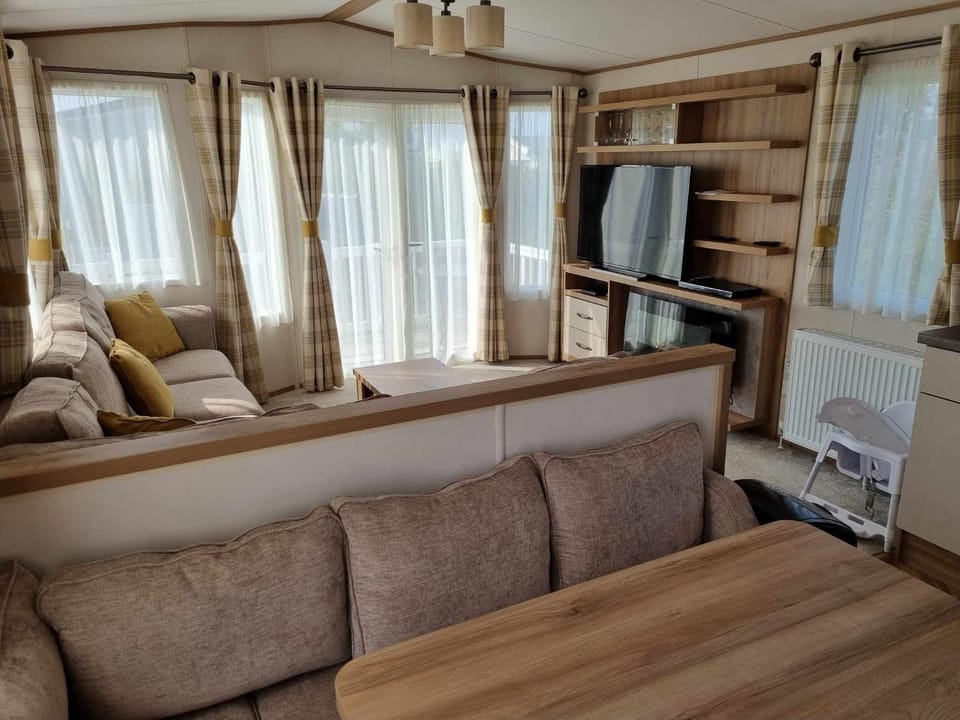 Pg115 GOLDEN PALM CHAPEL ST LEONARDS Apartment in Chapel Saint Leonards