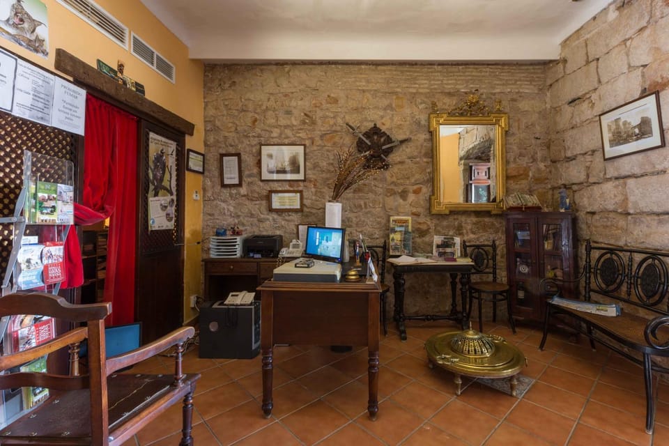 Lobby or reception, Business facilities