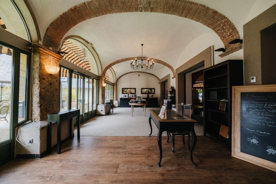 Lobby or reception, On site