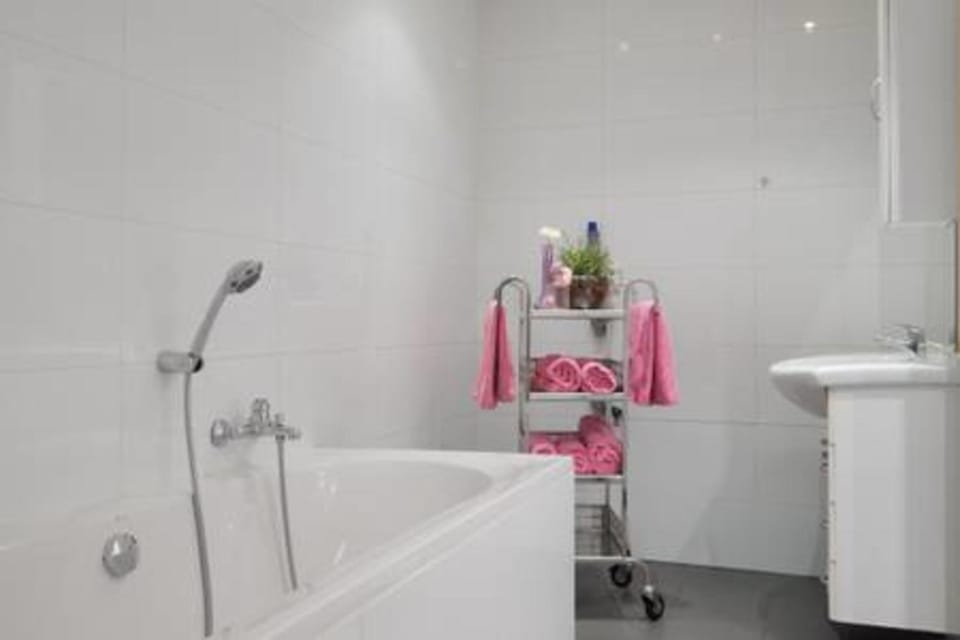 Bathroom, Bath