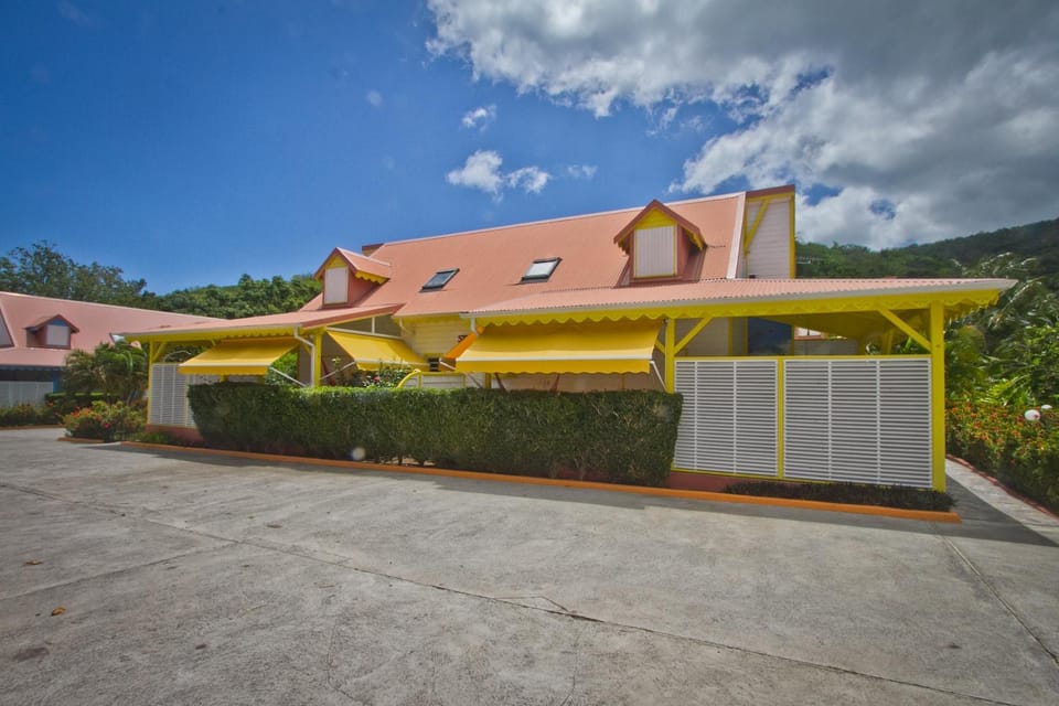 Property building, Parking