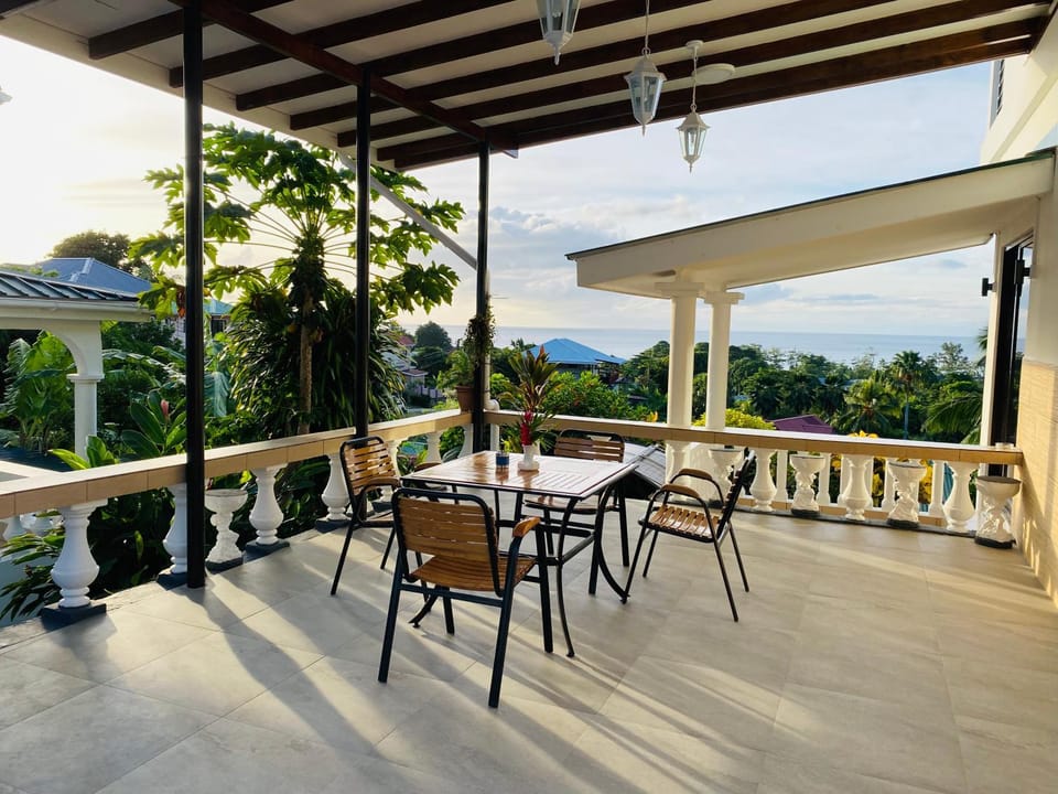 Patio, Day, Natural landscape, Garden, View (from property/room), Balcony/Terrace, Seating area, Garden view, Sea view