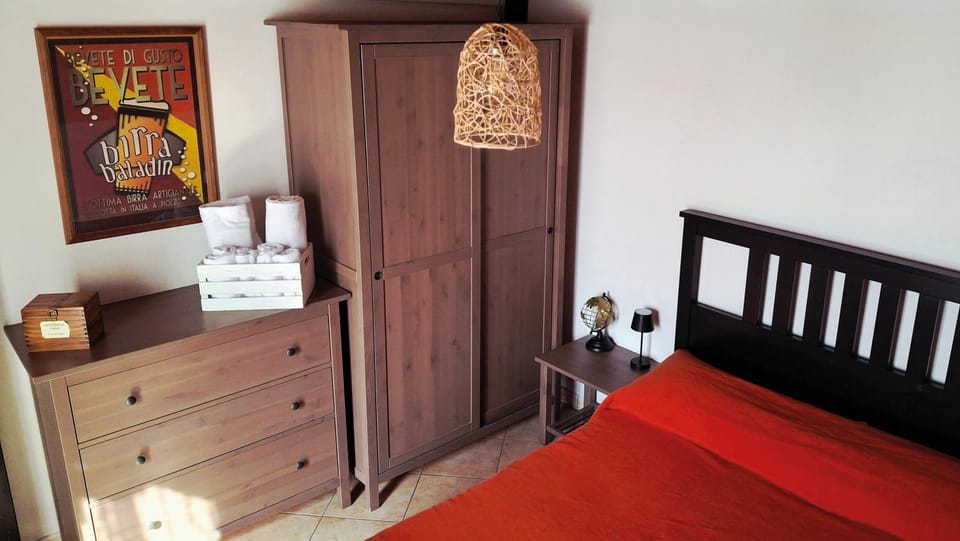 Bed, Photo of the whole room, Bedroom, wardrobe