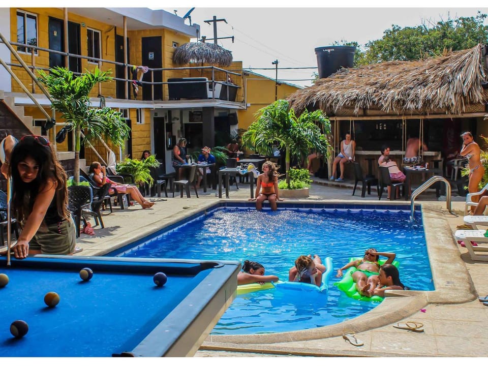 Restaurant/places to eat, Garden, Swimming pool