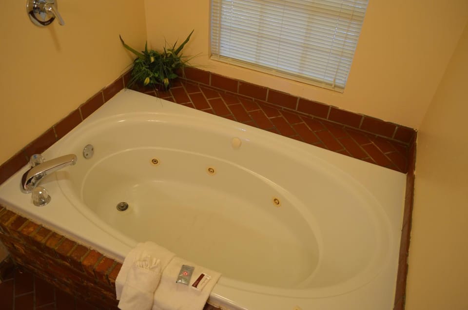 Shower, Bathroom, Spa and wellness centre/facilities