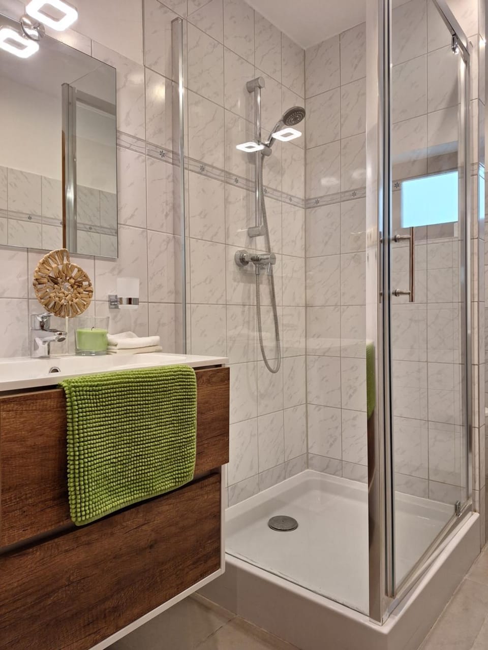 Shower, Bathroom