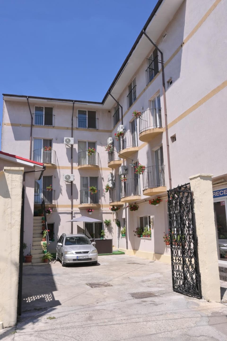 Property building, Day, Parking