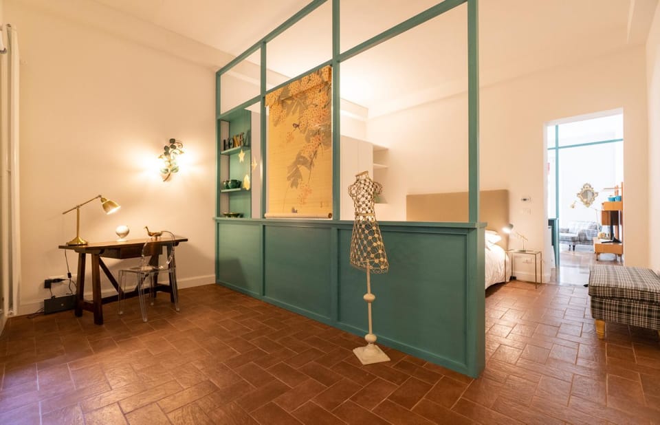 Seating area, Bedroom