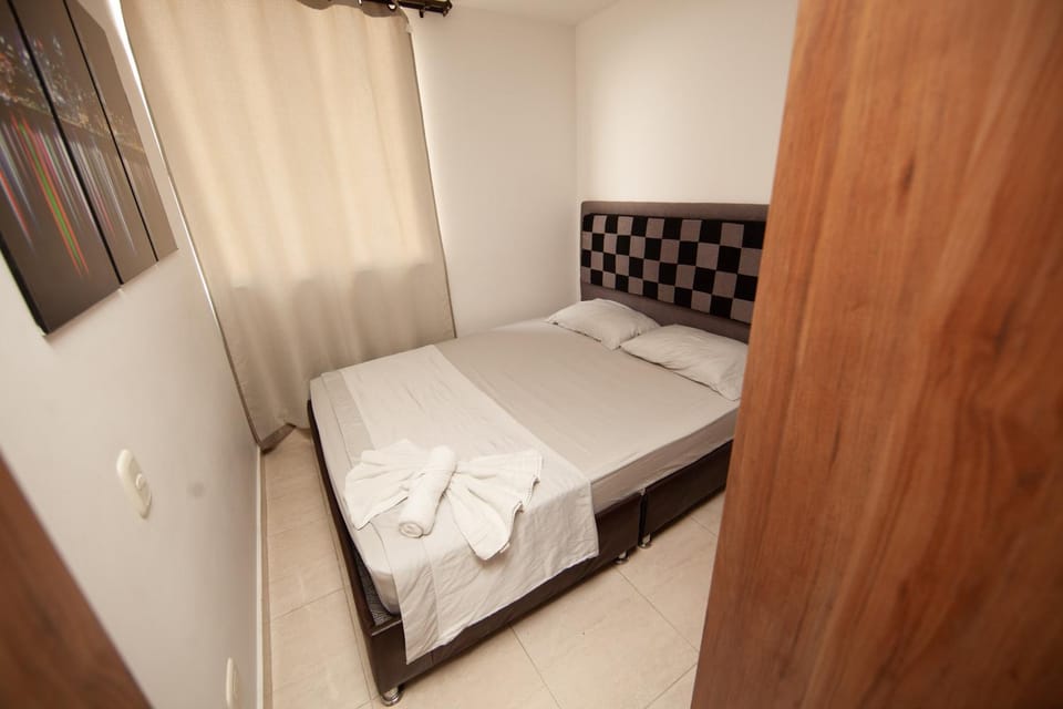 Bed, Bedroom, towels, wardrobe