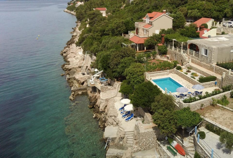 Bird's eye view, Pool view, Sea view, Swimming pool