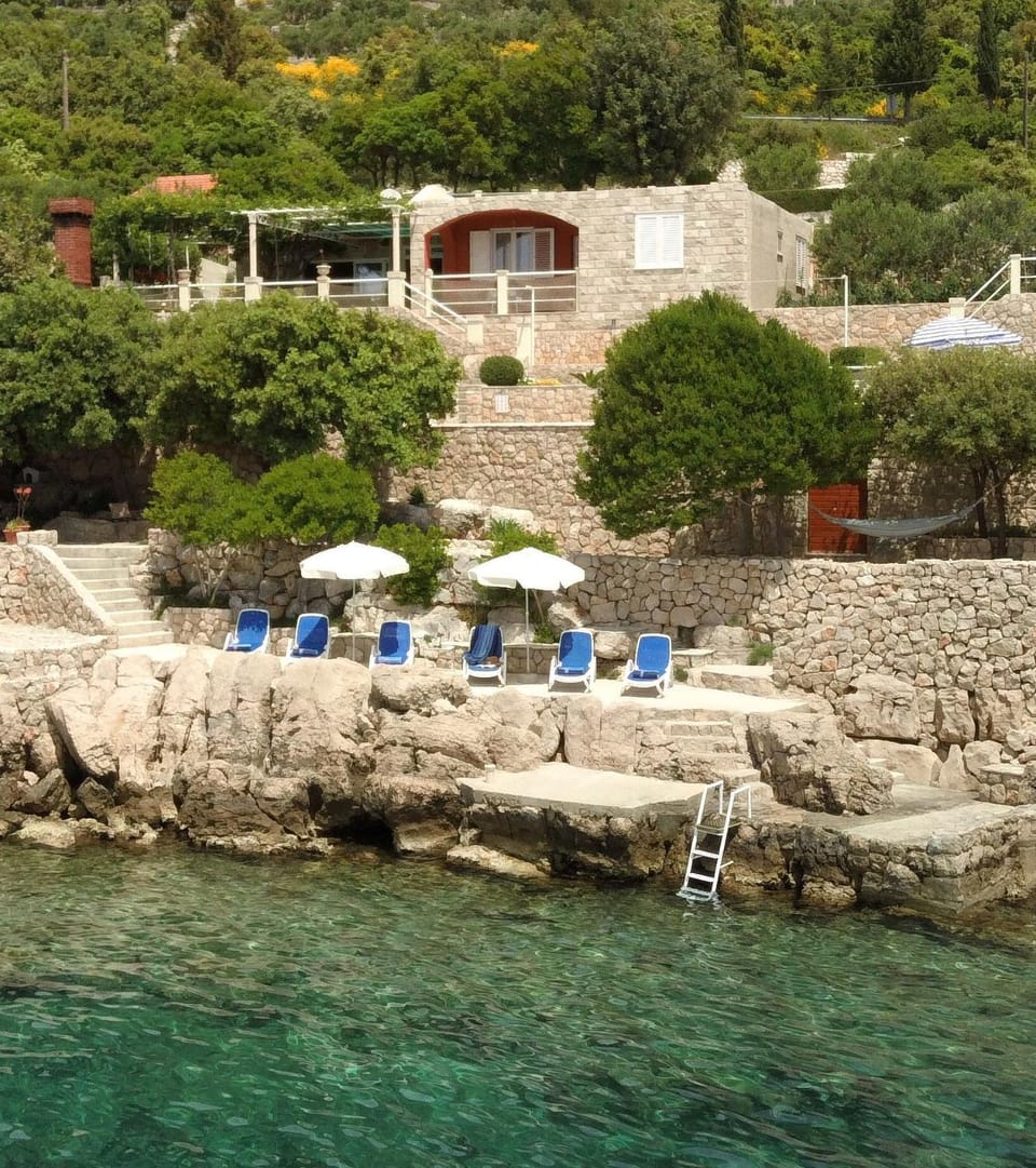Property building, Facade/entrance, Beach