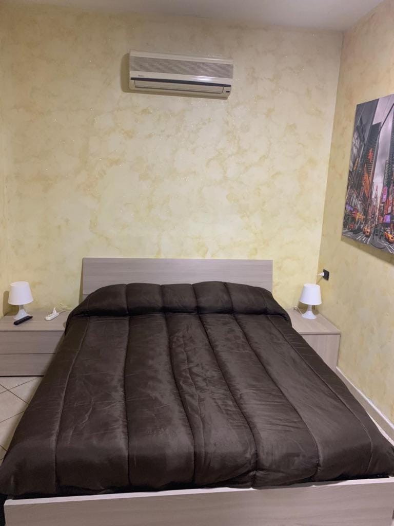 Airport Bedroom House Bed and Breakfast in Catania