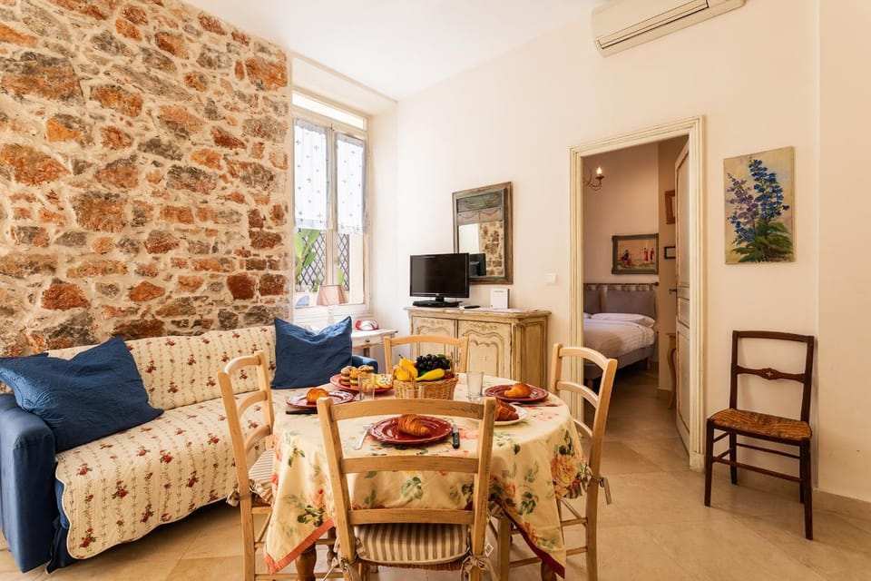 Frères Pradignac Apartment in Cannes