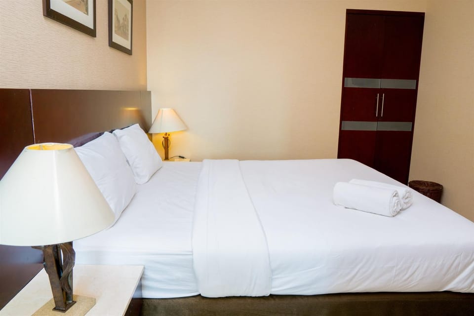 2BR Apartment with Private Bathtub at Galeri Ciumbuleuit 1 By Travelio Apartment in Bandung