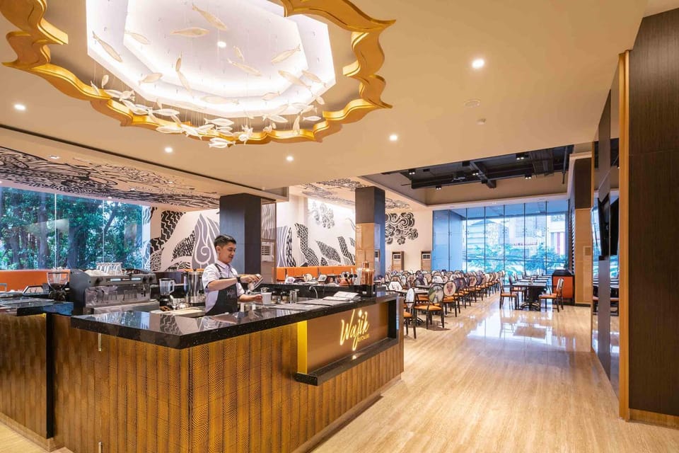 Restaurant/places to eat, Lounge or bar, Food and drinks