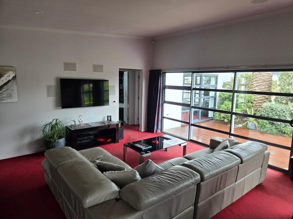 TV and multimedia, Seating area