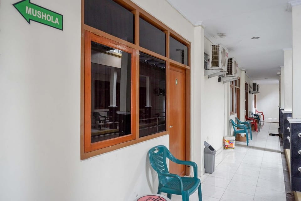 Property building, Breakfast