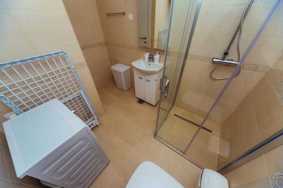 Shower, Toilet, Bathroom