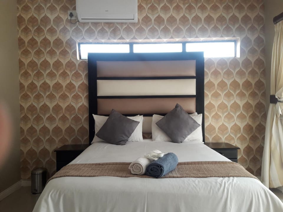 Vakhusi Guesthouse Bed and Breakfast in South Africa