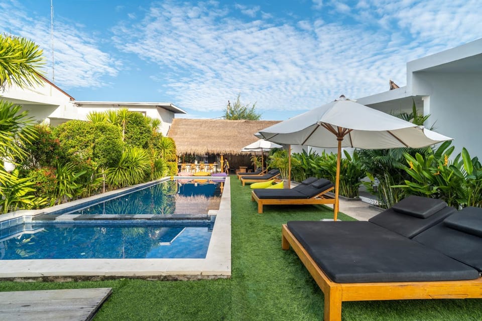 Swimming pool