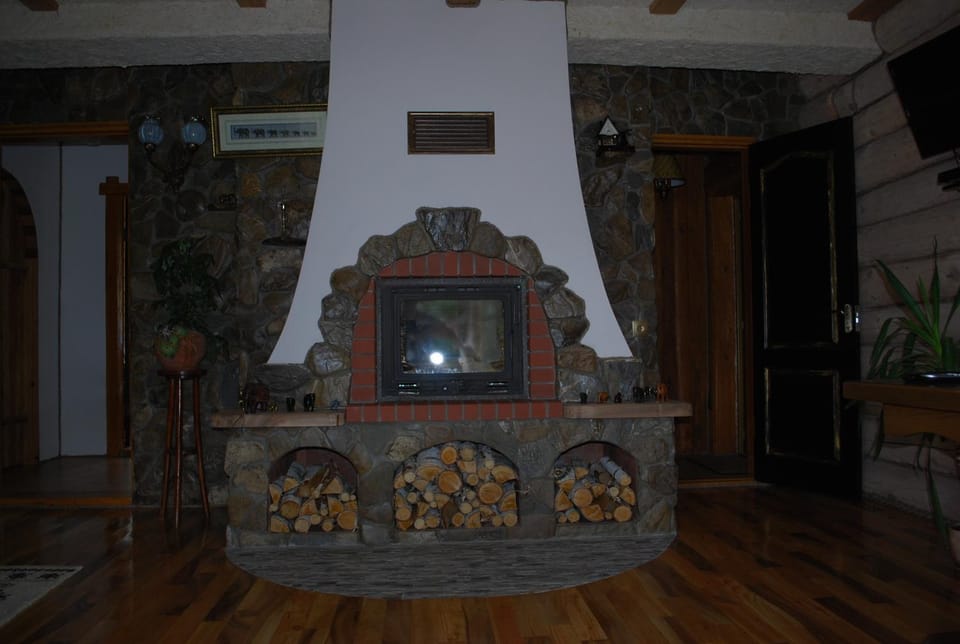 Смерекова хата Bed and Breakfast in Ukraine