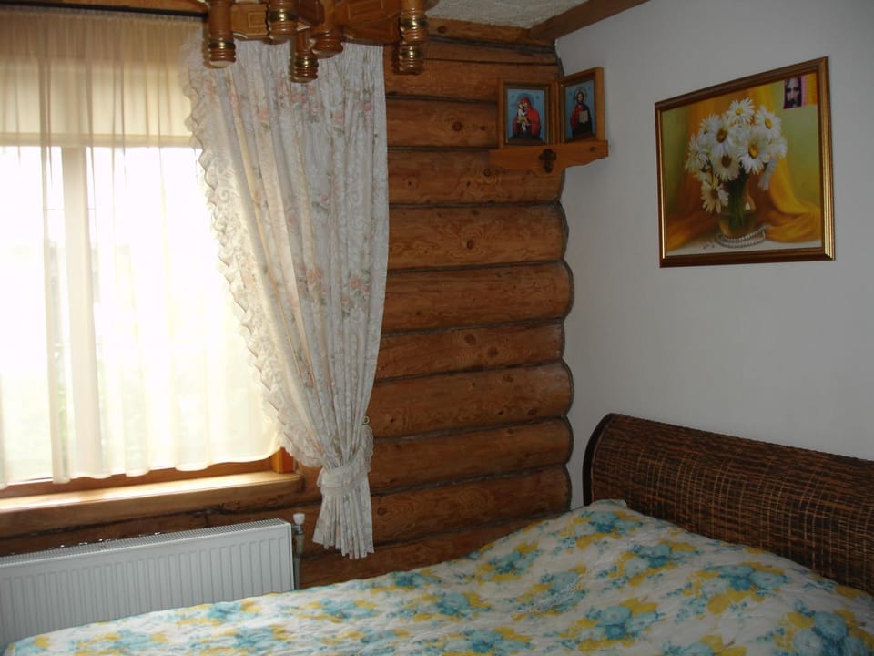 Смерекова хата Bed and Breakfast in Ukraine