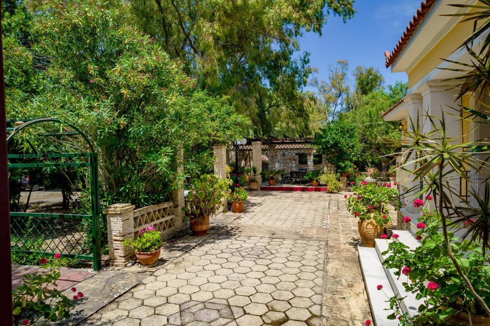 Property building, Spring, Garden, Garden view