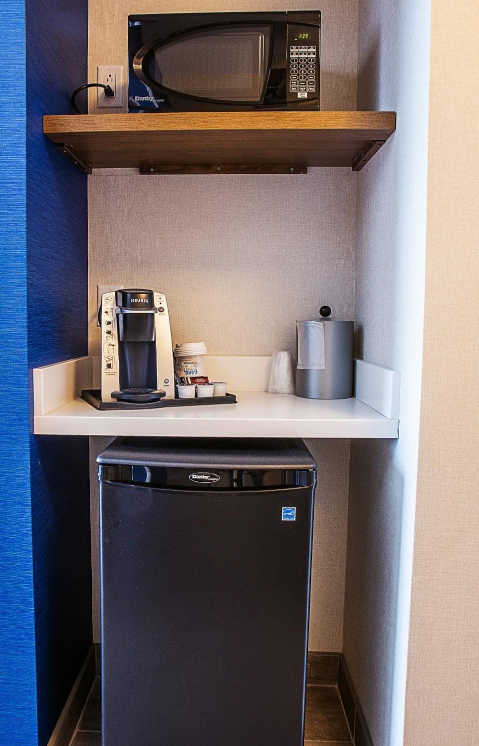Coffee/tea facilities, minibar