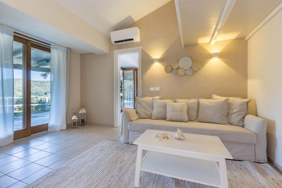 Living room, Photo of the whole room