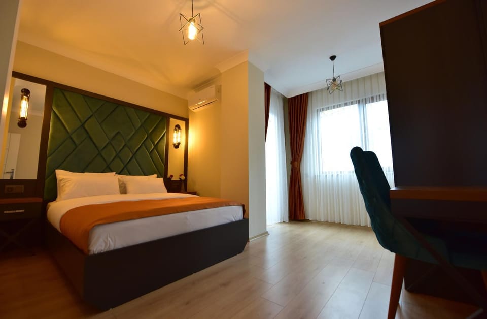 Bed, Bathroom, Bedroom, wardrobe, air conditioner