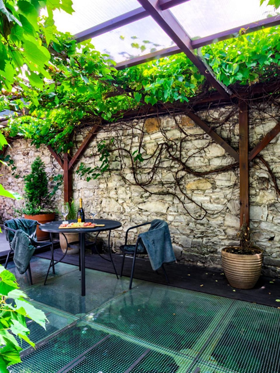 Patio, Day, Garden, Living room, Food and drinks, Other, Other, Other, Seating area, Dining area, Garden view, Area and facilities, Drinks, Alcoholic drinks