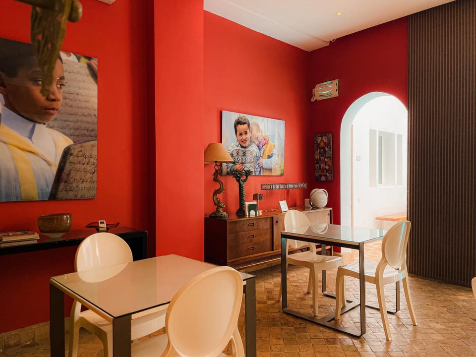 Restaurant/places to eat, Dining area
