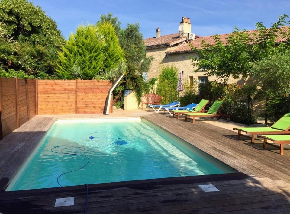 Swimming pool, Swimming pool