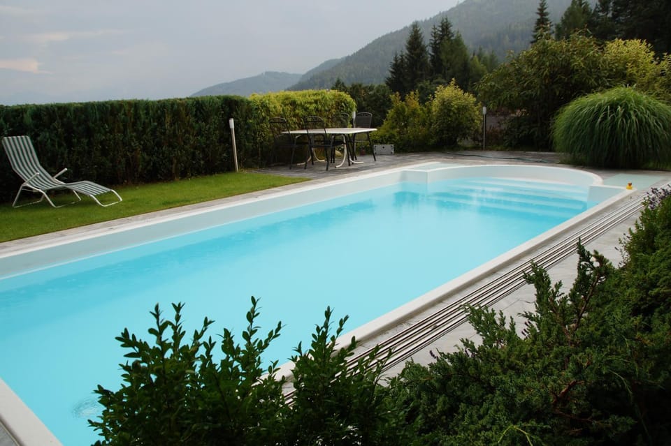 Swimming pool, Swimming pool