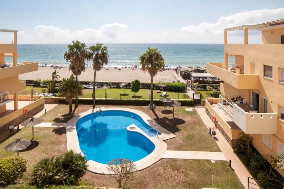Pool view, Sea view