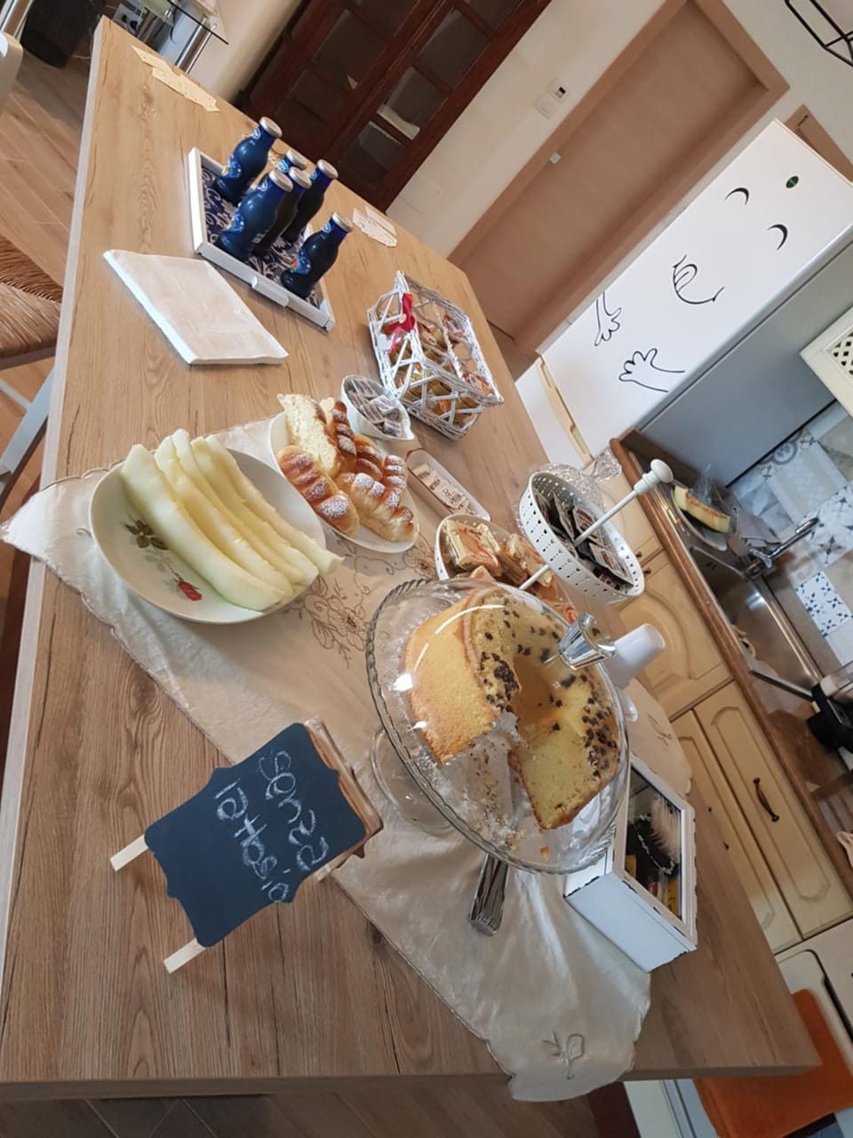 Food and drinks, Food, Breakfast, Continental breakfast