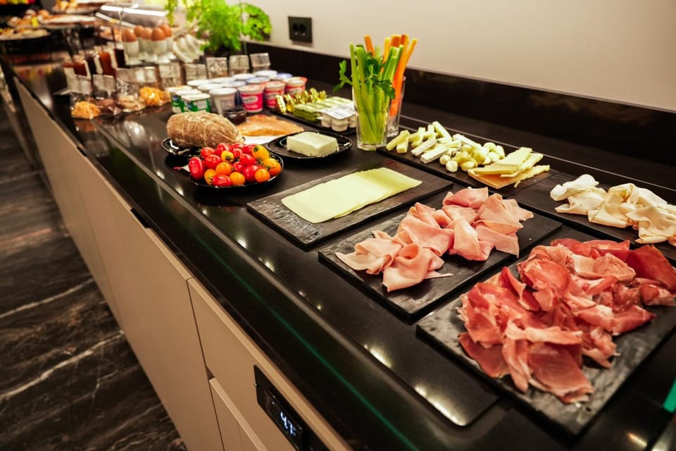 Food and drinks, Food, Breakfast, Continental breakfast, Buffet breakfast, Italian breakfast