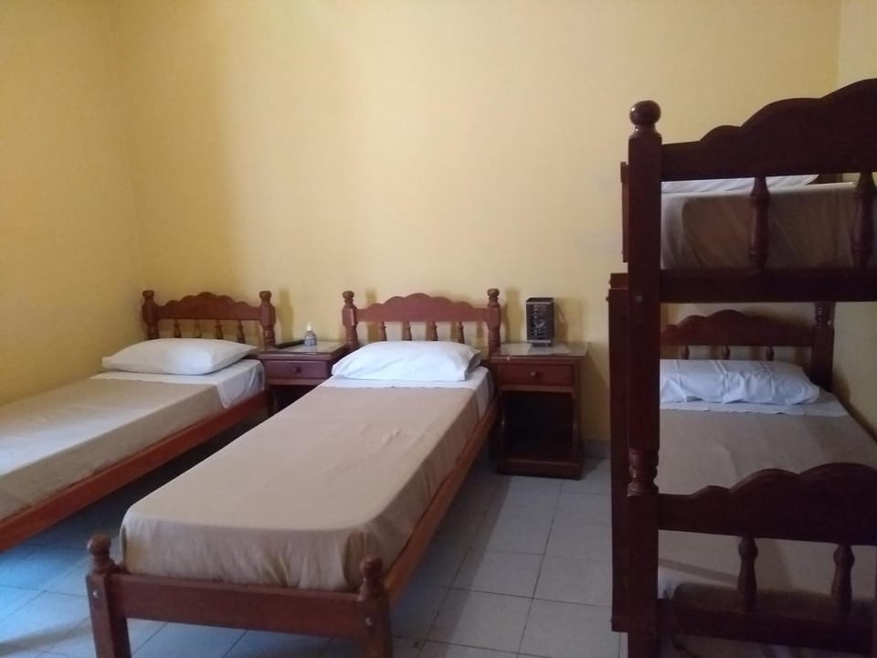 Bed, Bedroom, bunk bed