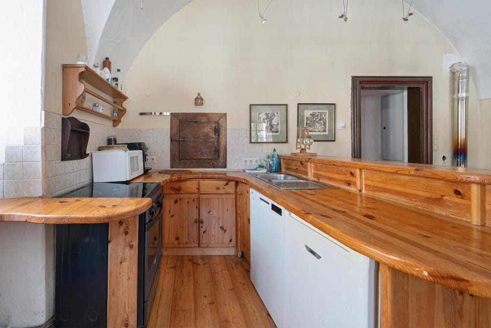 Kitchen or kitchenette, Living room