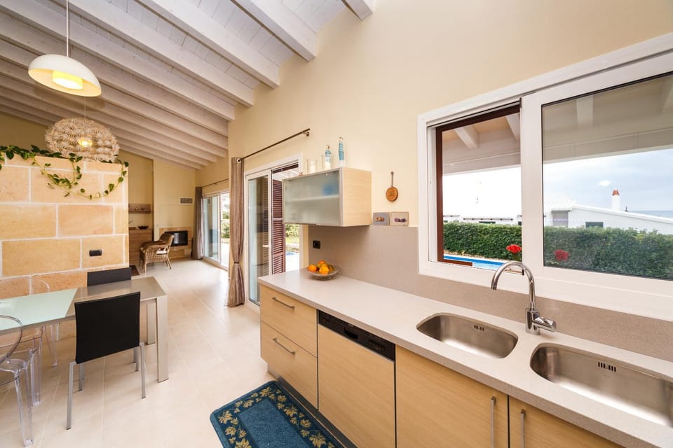 Spring, Day, Summer, View (from property/room), Kitchen or kitchenette, Dining area, Garden view, Pool view, dishwasher