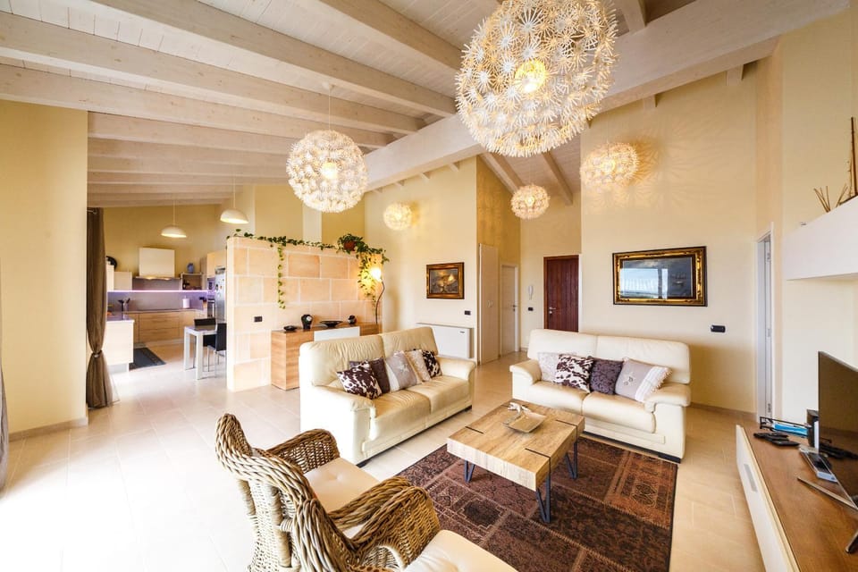 Day, Summer, TV and multimedia, Living room, Photo of the whole room